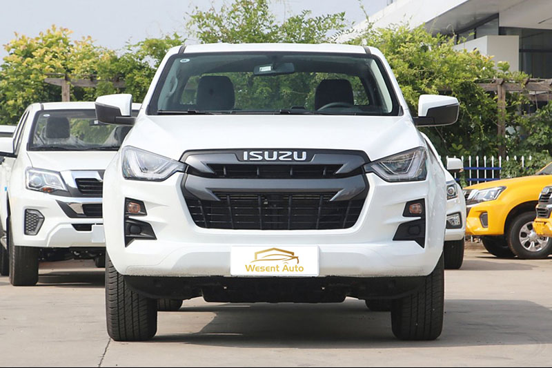 2023 New ISUZU LingTuo 2.5T automatic four-wheel drive diesel navigation version long wheelbase Pickup Truck